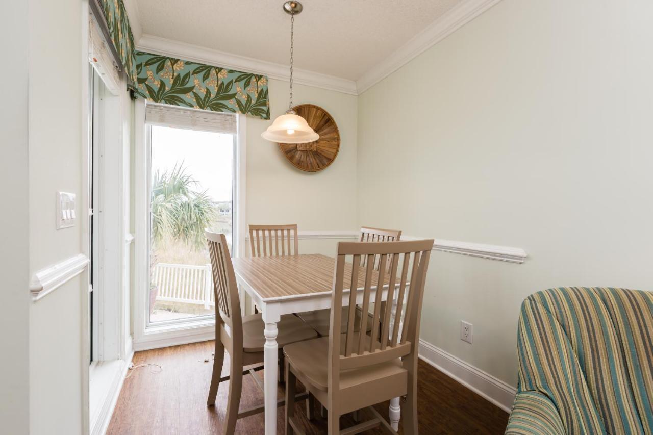 Sands Beach Club Briarcliffe Acres Exteriör bild